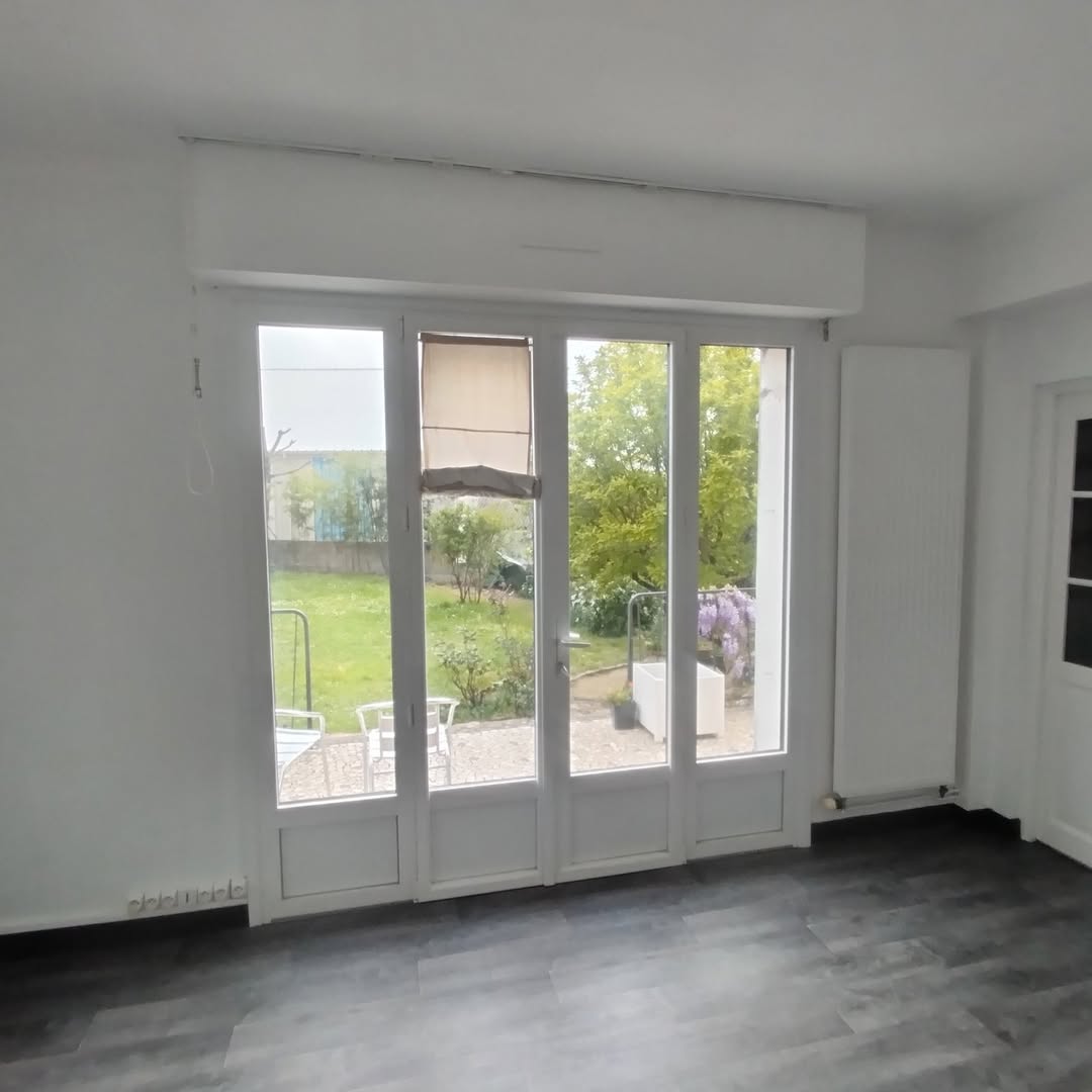 Après travaux : bureau remis au propre et éclairci